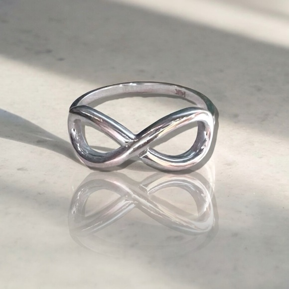 Solid 14K White Gold Infinity Symbol Ring. 14K White Gold Band Style about 5.5 - Picture 14 of 15